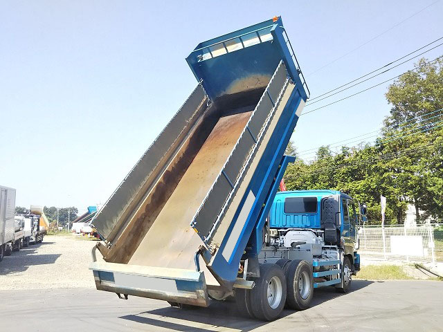 いすゞギガダンプ大型（10t）[写真02]
