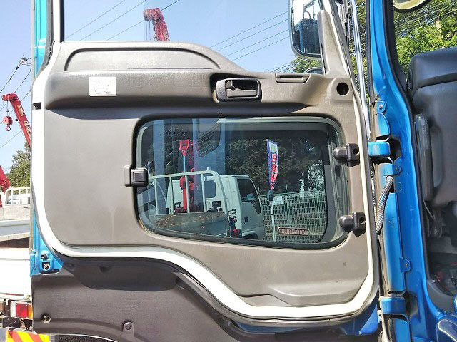 いすゞギガダンプ大型（10t）[写真25]