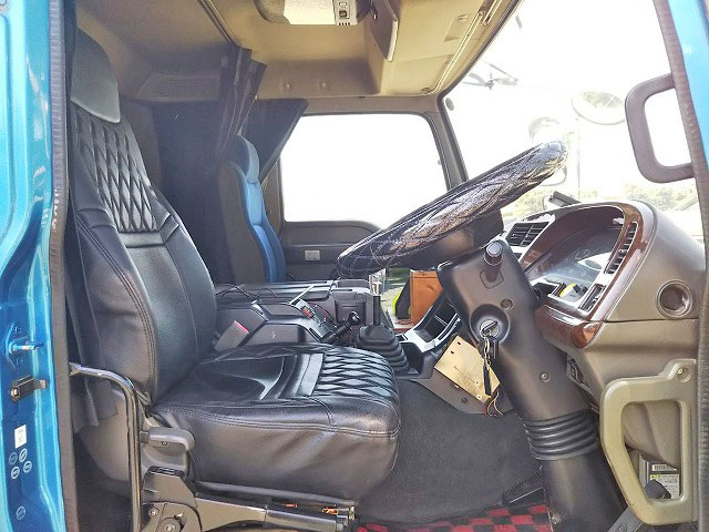 いすゞギガダンプ大型（10t）[写真30]