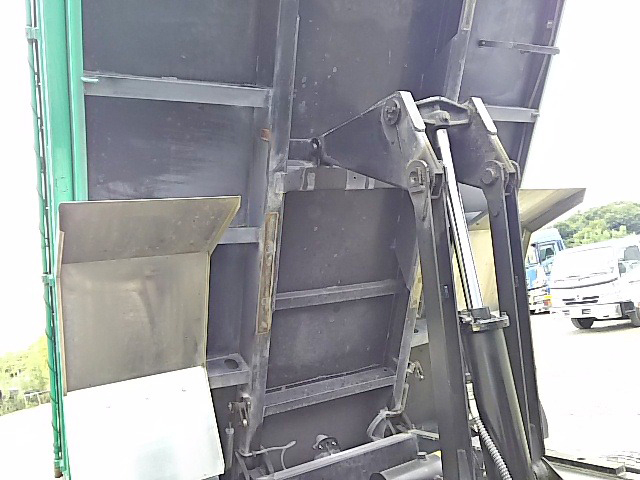 三菱ふそうファイターダンプ中型（4t）[写真14]