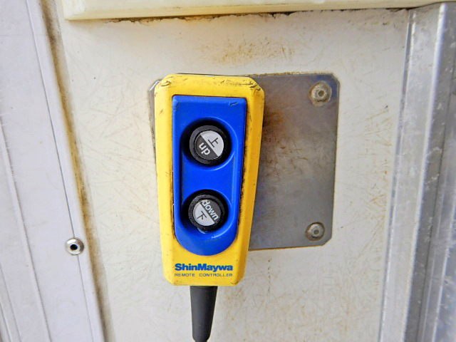 いすゞフォワード冷凍車（冷蔵車）中型（4t）[写真10]