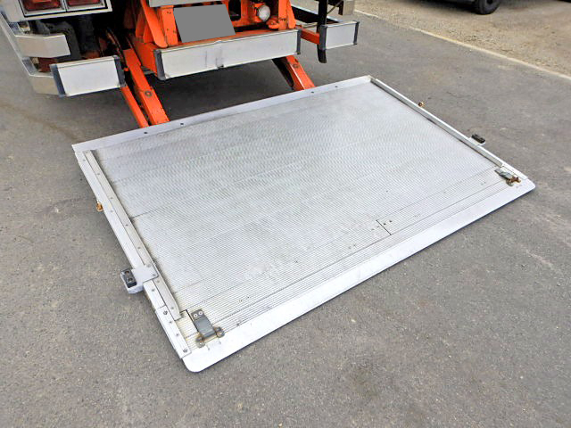 いすゞフォワード冷凍車（冷蔵車）中型（4t）[写真13]