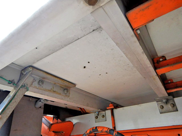 いすゞフォワード冷凍車（冷蔵車）中型（4t）[写真17]