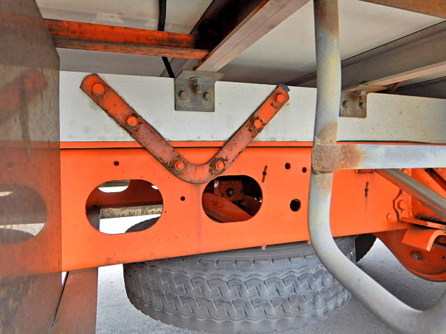 いすゞフォワード冷凍車（冷蔵車）中型（4t）[写真18]