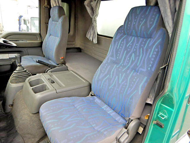 いすゞフォワード冷凍車（冷蔵車）中型（4t）[写真24]