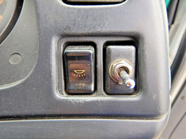 いすゞフォワード冷凍車（冷蔵車）中型（4t）[写真30]