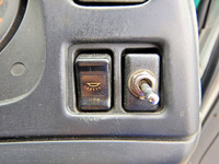 いすゞフォワード冷凍車（冷蔵車）中型（4t）[写真30]