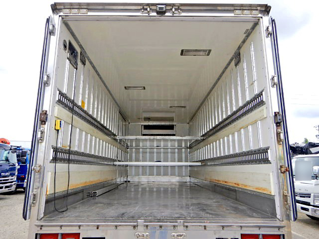 いすゞフォワード冷凍車（冷蔵車）中型（4t）[写真04]