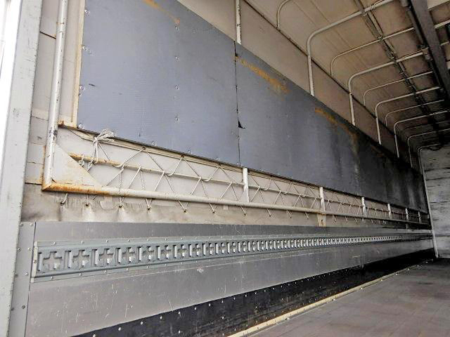 日野レンジャー幌ウイング中型（4t）[写真12]