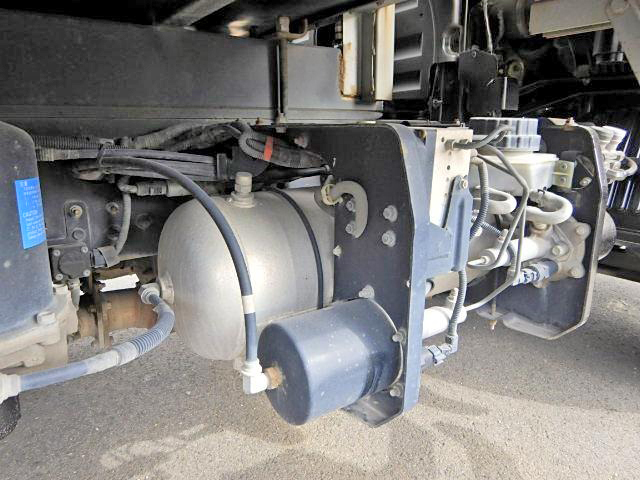 日野レンジャー幌ウイング中型（4t）[写真15]