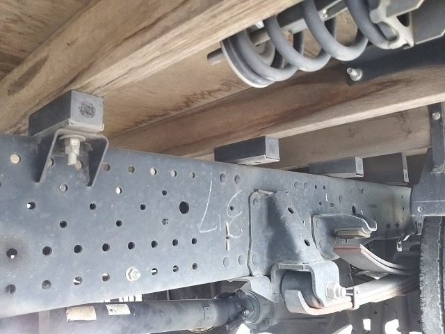 いすゞエルフ平ボディ小型（2t・3t）[写真22]