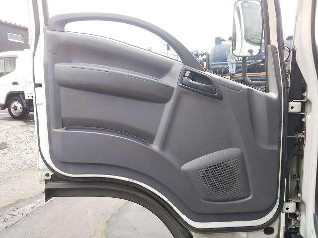 いすゞエルフ平ボディ小型（2t・3t）[写真29]