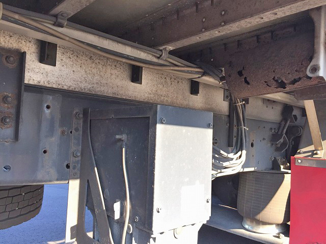 三菱ふそうスーパーグレートアルミウイング大型（10t）[写真18]