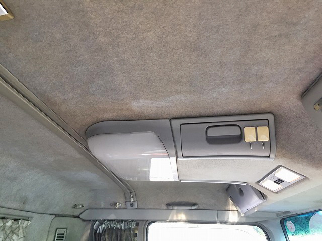 三菱ふそうスーパーグレートアルミウイング大型（10t）[写真26]