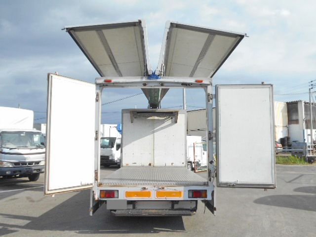 いすゞエルフ冷蔵冷凍ウイング小型（2t・3t）[写真10]