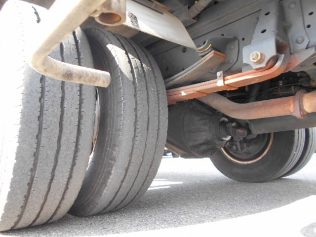 いすゞエルフ冷蔵冷凍ウイング小型（2t・3t）[写真13]