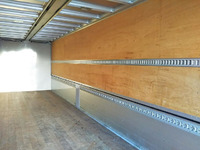 いすゞギガアルミウイング大型（10t）[写真10]