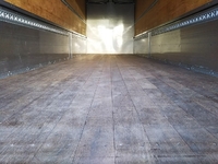 いすゞギガアルミウイング大型（10t）[写真12]