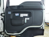 いすゞギガアルミウイング大型（10t）[写真25]