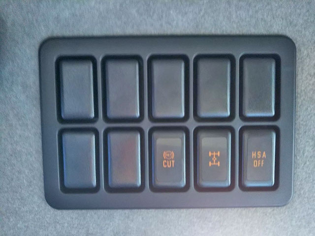 いすゞギガアルミウイング大型（10t）[写真31]