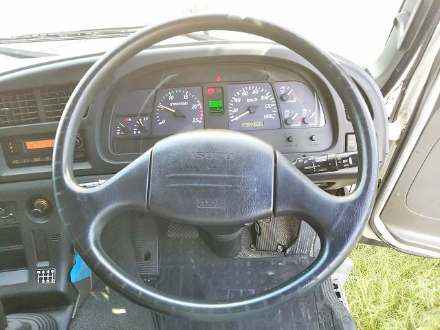 いすゞギガアルミウイング大型（10t）[写真37]