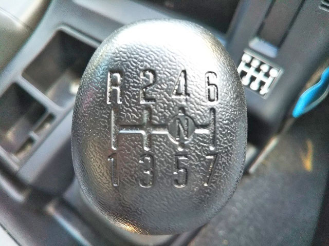 いすゞギガアルミウイング大型（10t）[写真38]