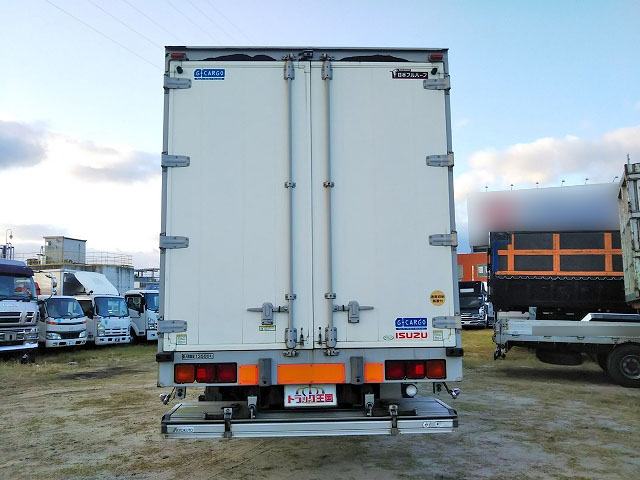 いすゞギガアルミウイング大型（10t）[写真07]