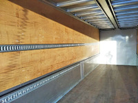 いすゞギガアルミウイング大型（10t）[写真09]