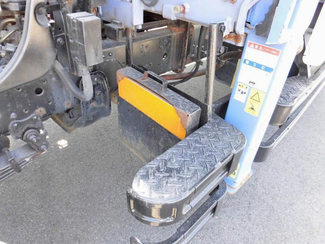 三菱ふそうファイタークレーン5段増トン（6t・8t）[写真19]