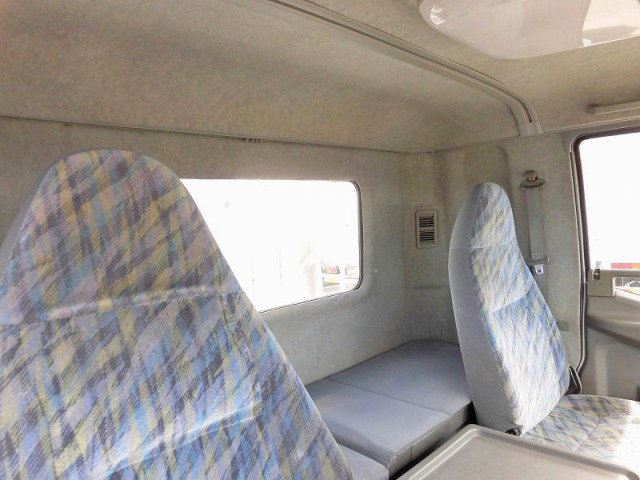 三菱ふそうファイタークレーン5段増トン（6t・8t）[写真27]