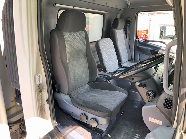 日野レンジャーアルミウイング中型（4t）[写真30]