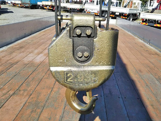 UDトラックスクオンクレーン5段大型（10t）[写真15]