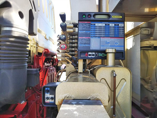 UDトラックスクオンクレーン5段大型（10t）[写真16]