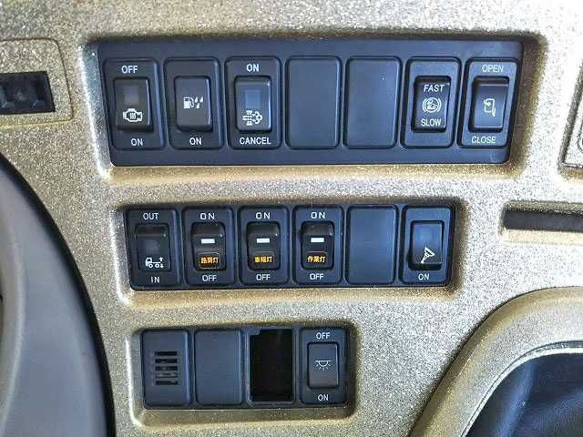 UDトラックスクオンクレーン5段大型（10t）[写真37]