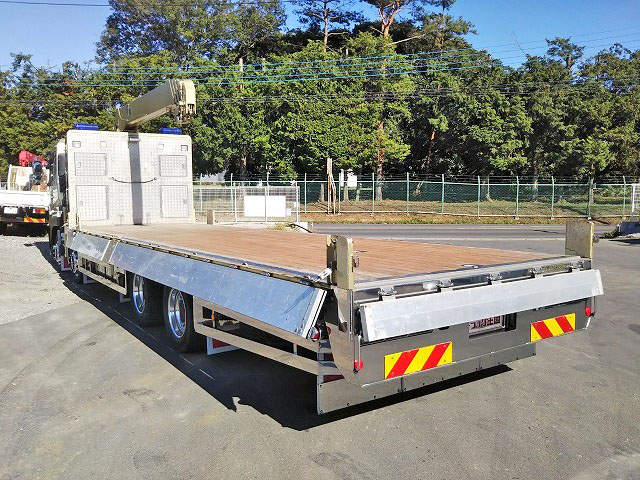 UDトラックスクオンクレーン5段大型（10t）[写真04]