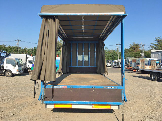 いすゞエルフカーテン車小型（2t・3t）[写真10]
