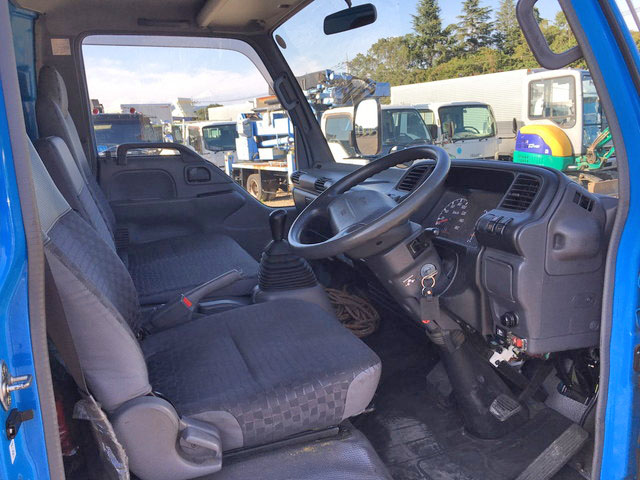 いすゞエルフカーテン車小型（2t・3t）[写真30]