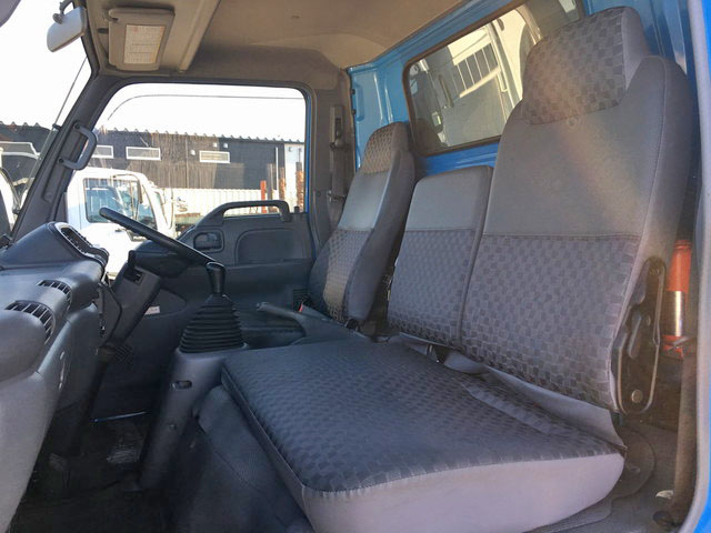 いすゞエルフカーテン車小型（2t・3t）[写真31]