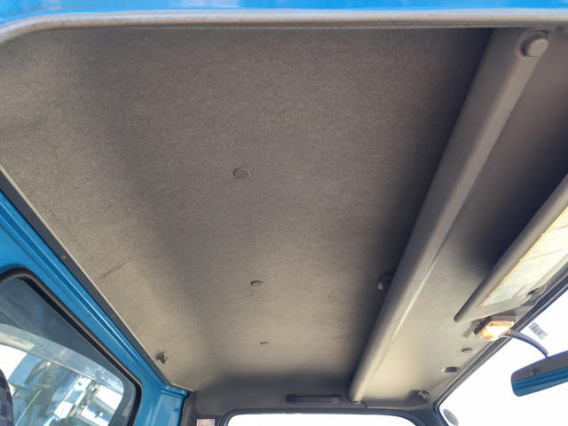 いすゞエルフカーテン車小型（2t・3t）[写真33]