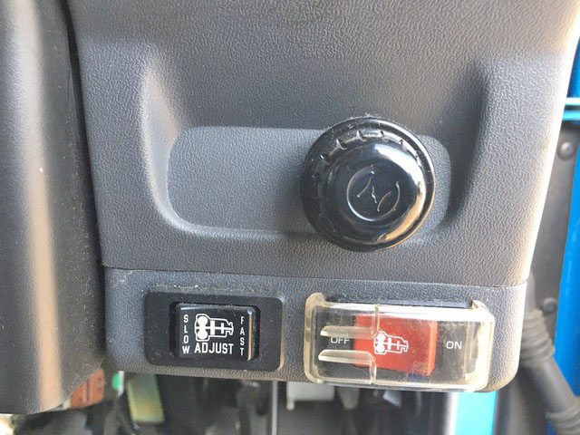 いすゞエルフカーテン車小型（2t・3t）[写真37]