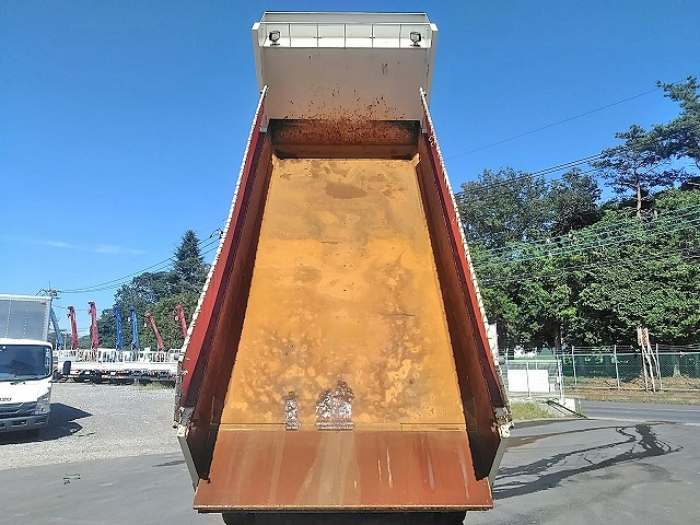 いすゞギガダンプ大型（10t）[写真12]