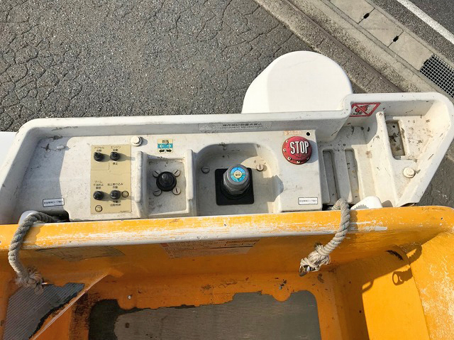 いすゞエルフ高所作業車小型（2t・3t）[写真13]