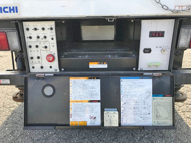 いすゞエルフ高所作業車小型（2t・3t）[写真18]