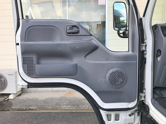 いすゞエルフ高所作業車小型（2t・3t）[写真30]