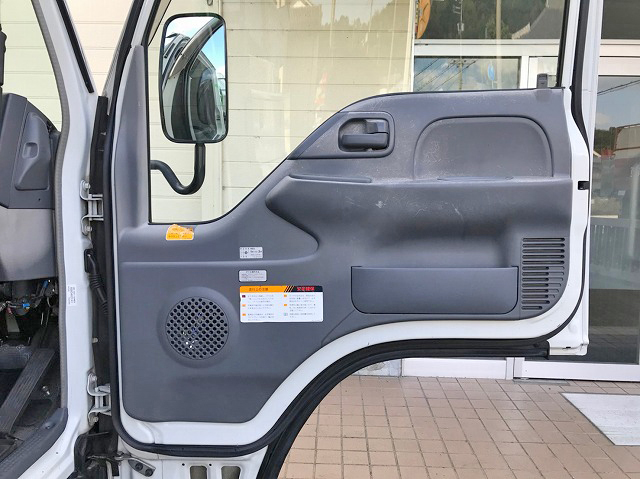 いすゞエルフ高所作業車小型（2t・3t）[写真31]