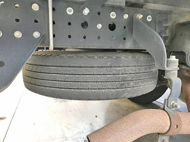 三菱ふそうキャンター平ボディ小型（2t・3t）[写真18]