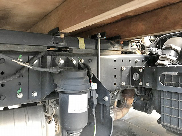 三菱ふそうキャンター平ボディ小型（2t・3t）[写真20]