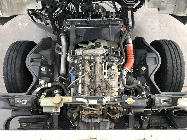 三菱ふそうキャンター平ボディ小型（2t・3t）[写真24]