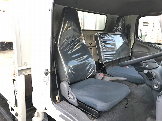 三菱ふそうキャンター平ボディ小型（2t・3t）[写真28]