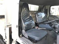 三菱ふそうキャンター平ボディ小型（2t・3t）[写真28]